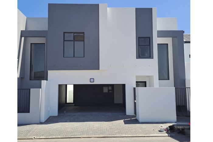 For Sale: 4-bedroom house in Sandown with garden, braai, and security features.