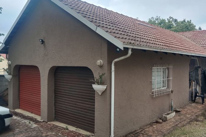 For Sale: House in Van Riebeeck Park with pool, lapa, and secure garage.