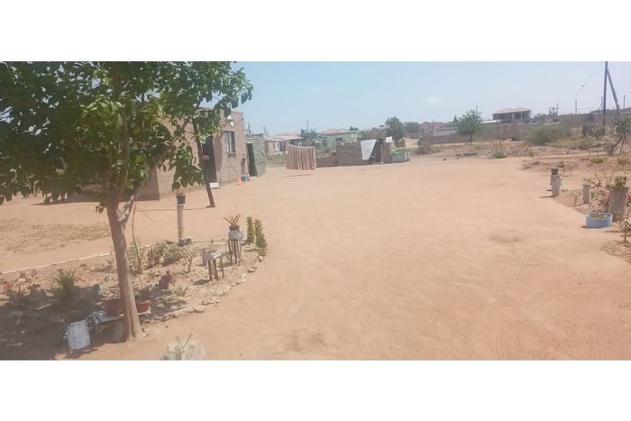 Vacant Land Residential in Moletji For Sale: Includes 2-room house, electricity access.