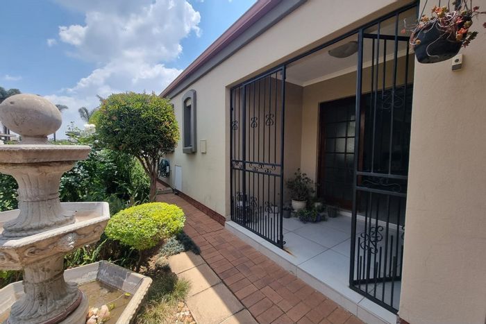 Beyers Park House For Sale: 3 beds, pool, solar, double garage, fiber internet.