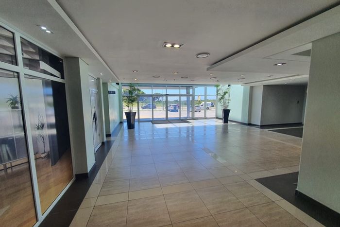 To Rent: 551m2 Office in Fairview with 24-hour security and eco-friendly features.