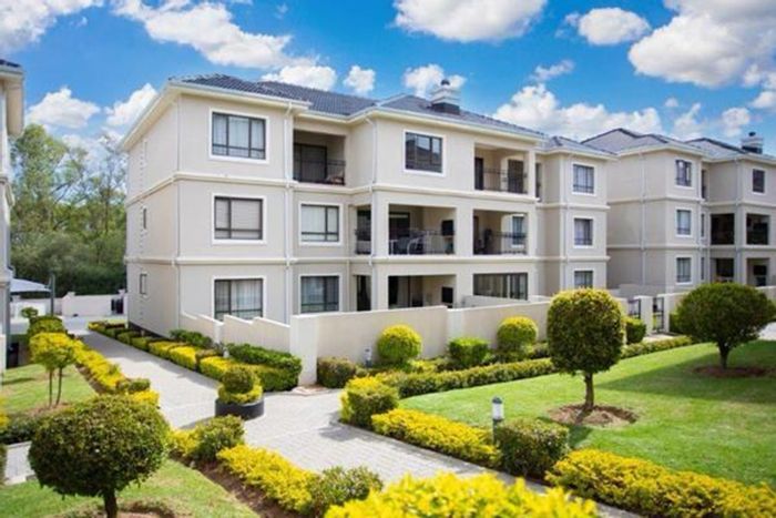 Kyalami Apartment To Rent: Spacious, secure, with garden patio and modern amenities.