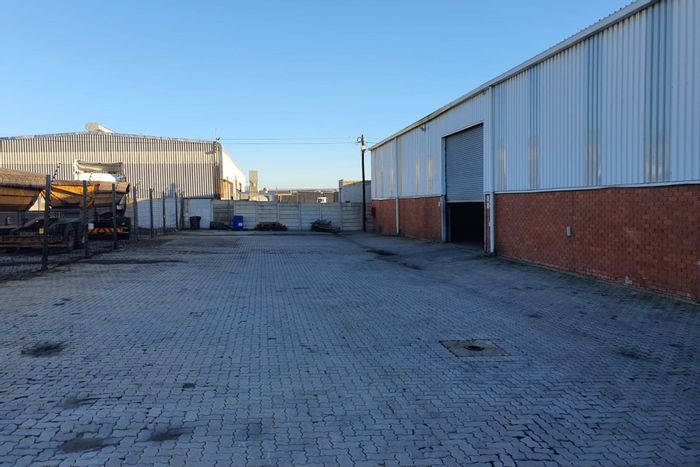 Industrial warehouse to rent in Perseverance Industrial with flexible layout and secure yard.