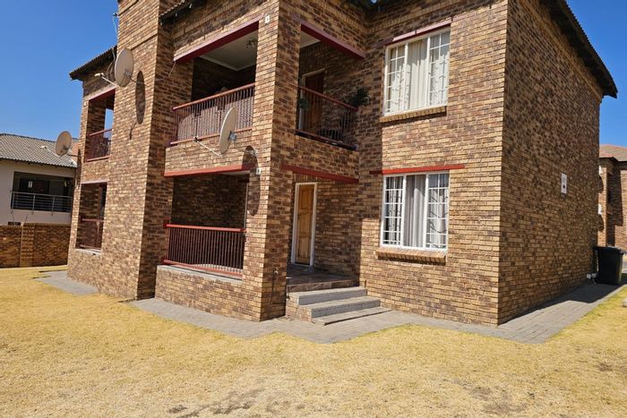 2-Bedroom Apartment To Rent in Noordwyk with open layout and convenient amenities.