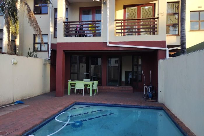 For Sale: Musgrave Apartment with pool, covered parking, and controlled access.