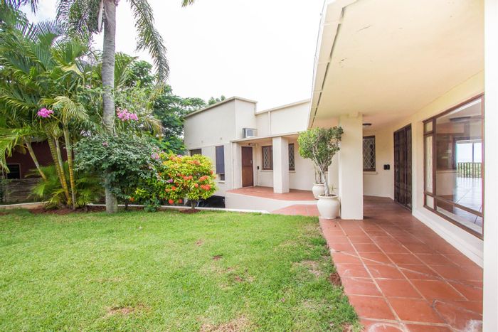 For Sale: Spacious 4-bedroom house in Mtunzini Central with pool and flatlet.