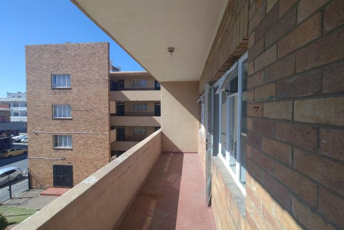 1-Bedroom Apartment To Rent in Boksburg Central with water included, pre-paid electricity.