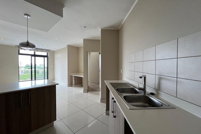 Rivonia Apartment To Rent: 2 beds, secure parking, near Gautrain and schools.