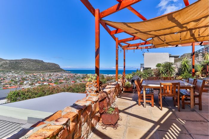 For Sale: Fish Hoek Central House with 5 bedrooms, double garage, and sea views.