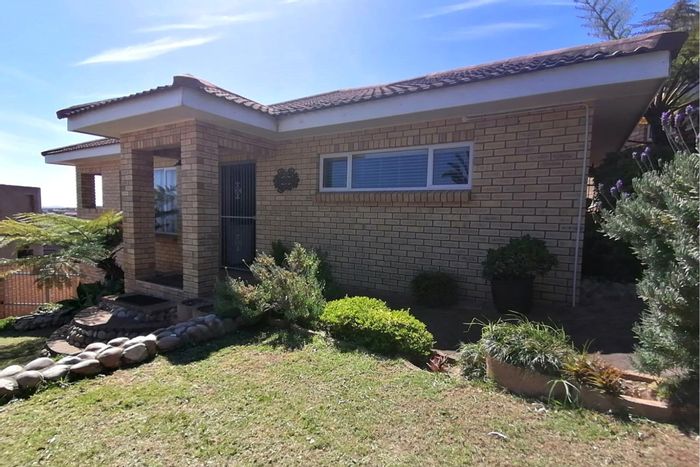 For Sale: House in Dana Bay with 3 beds, ocean views, and dual garage.