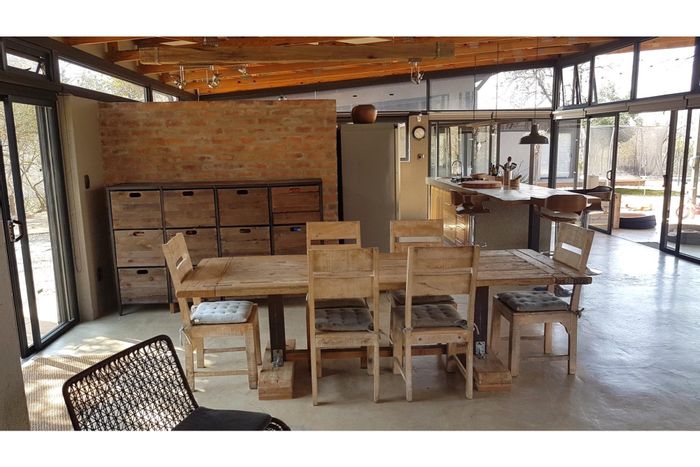 Alkmaar House For Sale: Spacious layout, eco-friendly features, panoramic views, smart home technology.