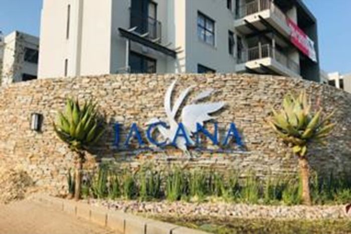 Kyalami AH Apartment For Sale: 2 beds, pool, gym, garden patio, 24-hour security.