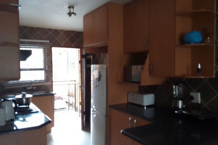 2-Bedroom Apartment To Rent in Alberton North with 2 Parking Spaces and Security.