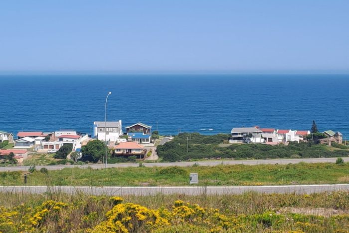 For Sale: House in Tergniet with secure estate, sea views, and essential services.