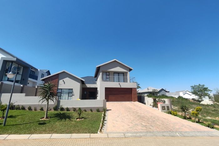 For Sale: House in Elawini Lifestyle Estate with pool, garden, and double garage.