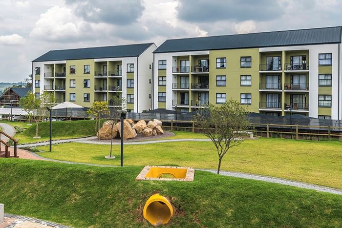 Linbro Park Apartment For Sale: 1 bed, pool, gym, secure complex, 2 parking.