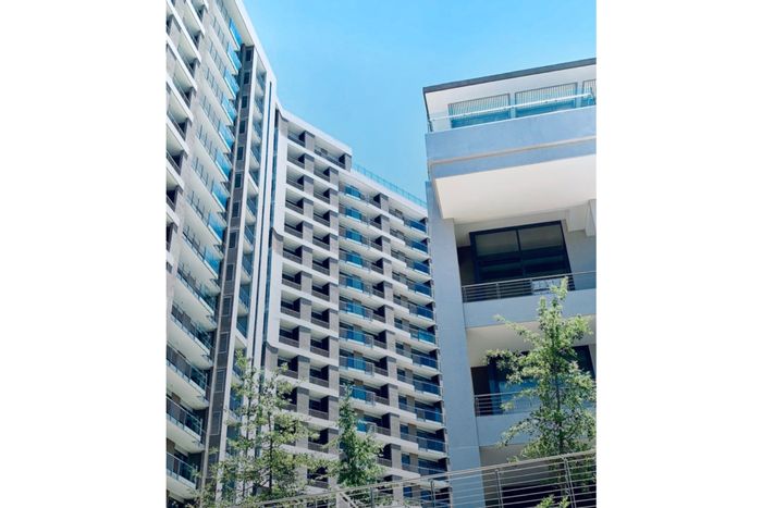 For Sale: 2-Bedroom Apartment in Menlyn with pool, gym, and shopping access.