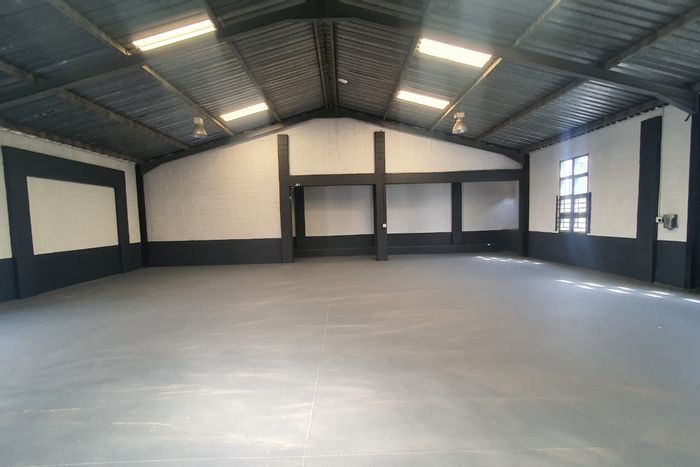 For Sale: 480m2 Industrial Warehouse with Secure Yard in Walmer Dunes Area.