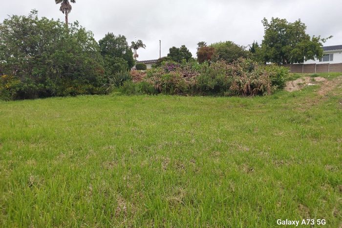 Vacant Land Residential for Sale in Twee Rivieren: 920 sqm, great views, near amenities.