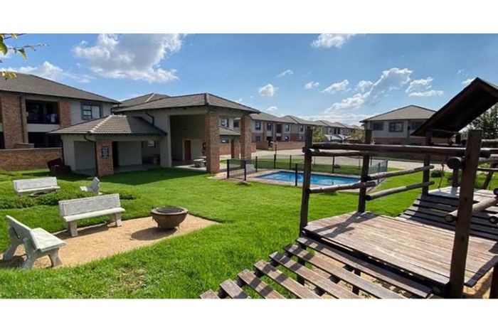 3-Bedroom Apartment To Rent in Noordwyk with Pool, Security, and Parking.