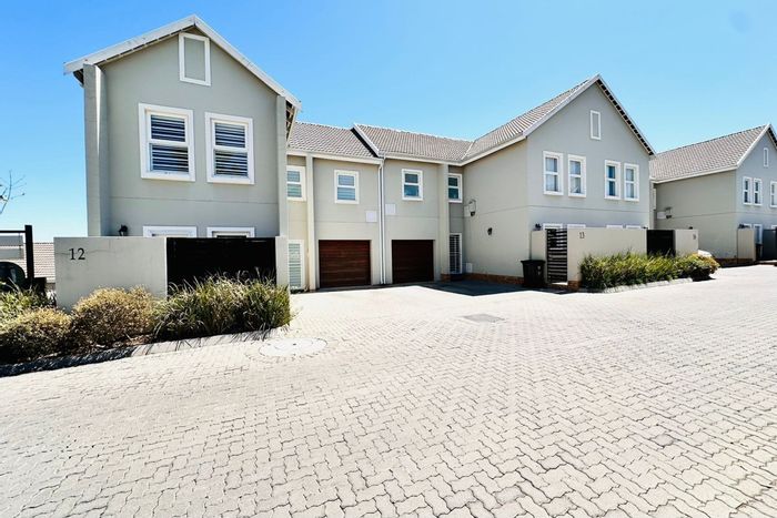 Bryanston Townhouse For Sale: 3 beds, pool, garage, security, ideal for families.