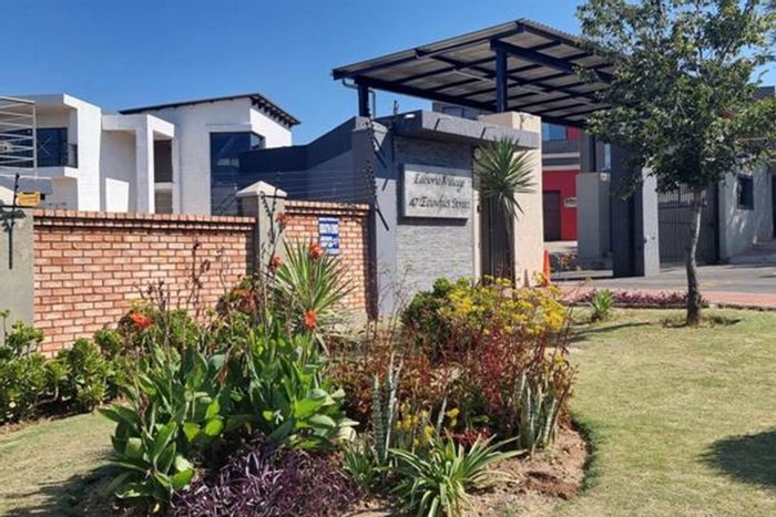Vacant Land Residential For Sale in South Crest - 922m², near amenities and highways.