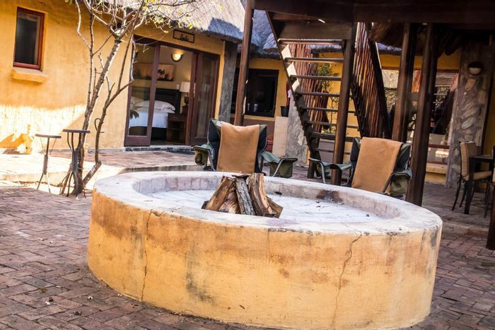 Lodge for Sale in Hoedspruit Wildlife Estate: Game drives, pool, pet-friendly, secure.