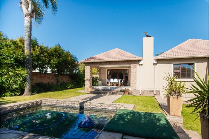 For Sale: House in Greenstone Hill with pool, garden, and inverter system.