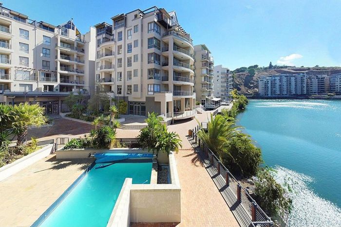 Penthouse To Rent in Tyger Waterfront: 3 beds, balconies, pool, secure parking.