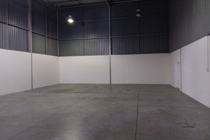 Industrial warehouse with reception, offices, 24/7 security in Fairview - To Rent.