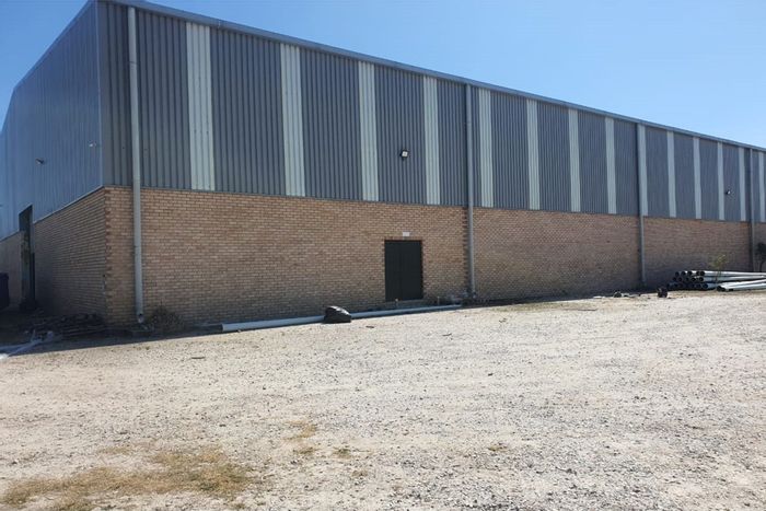 Industrial Warehouse To Rent in Greenbushes Industrial Park - 2500m2, high-bay access.