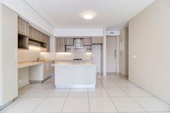 Rosebank Apartment To Rent: 2 beds, en-suites, balcony, roof terrace, secure parking.