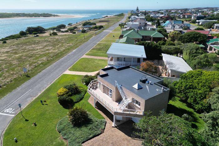 For Sale: House in Stilbaai Wes with river views, garden, and garage access.