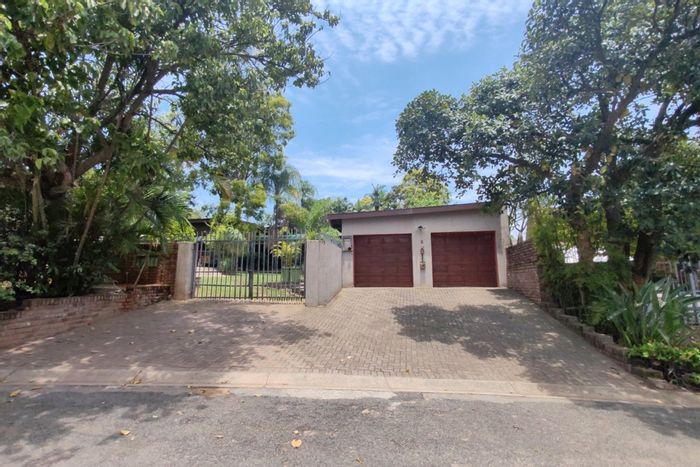 House To Rent in West Acres: Pool, garden, flatlets, double garage, pet-friendly.