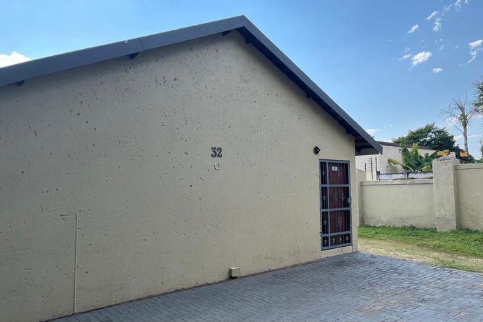 4-Bedroom House For Sale in Sonheuwel with Covered Parking and Investment Potential.