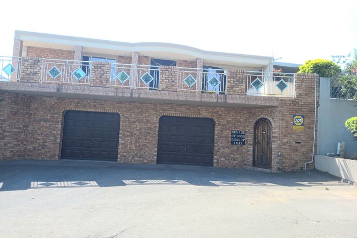 For Sale: 4-Bedroom House in Northcroft with security, garage, and versatile space.