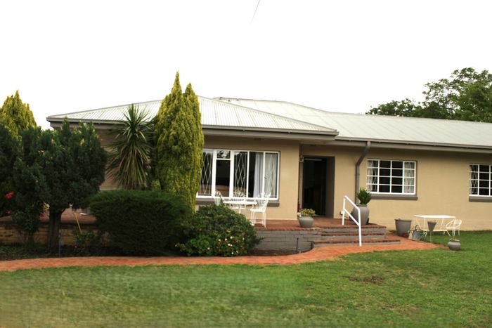 Bayswater House For Sale: 3 bedrooms, large garden, potential flatlet, near schools.