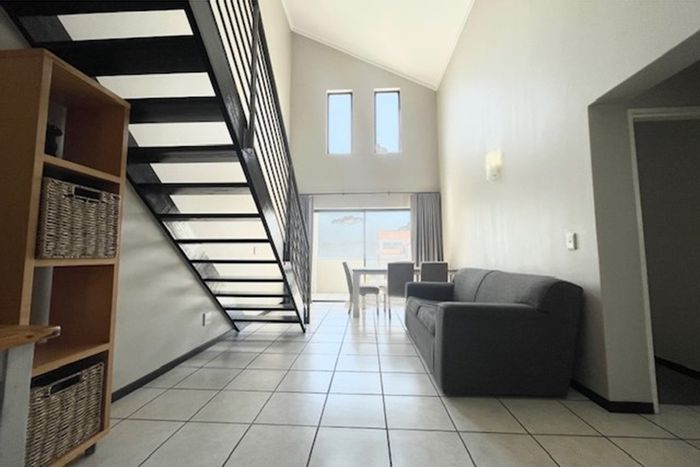 Bryanston Apartment To Rent: 2 beds, 2 baths, loft, 2 balconies, pool access.