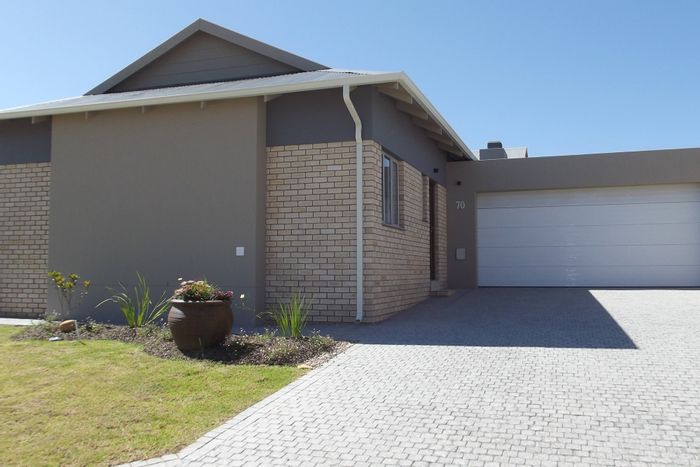 Mooikloof Country Estate House For Sale: 3 beds, double garage, pet-friendly, secure living.