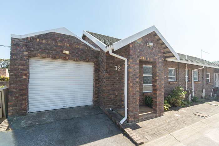 Westering Townhouse For Sale: 2 Bedrooms, Clubhouse, Library, Garage, No Pets.