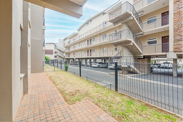 Northgate Apartment To Rent: Close to shopping, transport links, and key roads.