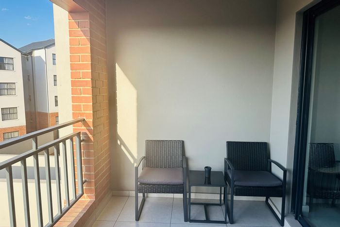 North Riding Apartment To Rent: 2 beds, 2 baths, balcony, parking included.