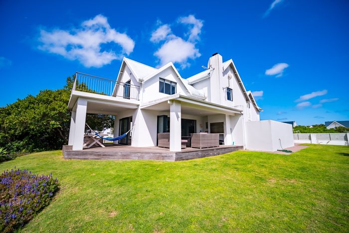 For Sale: 4 Bedroom House in St Francis Links with Open Plan Living and Golf Access.