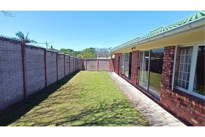 For Sale: Townhouse in Chiselhurst with garden, garage, and secure access.