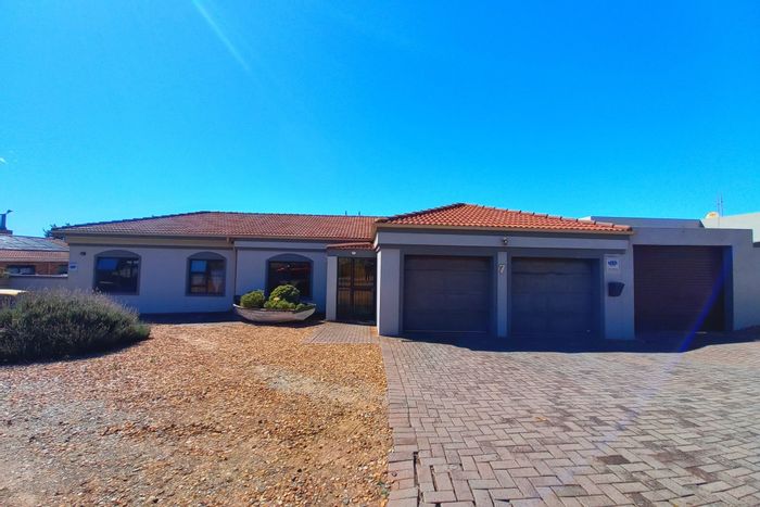 Vredenburg Central House For Sale: Spacious home with large garden, pool, and carport.