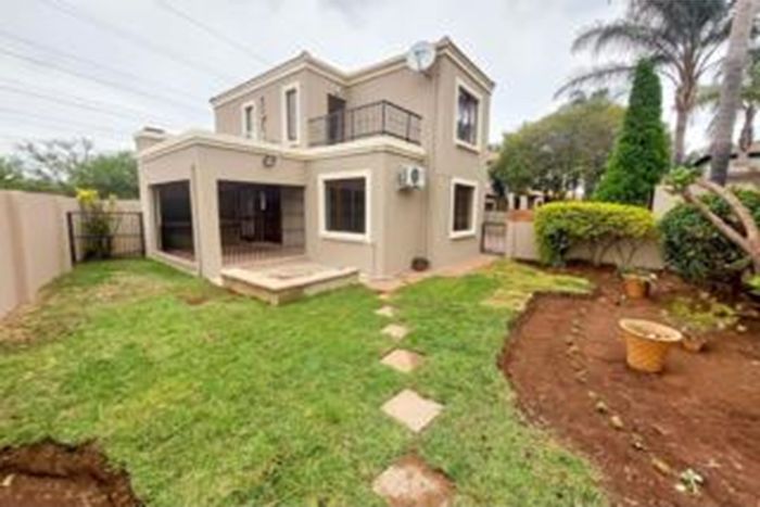 Rooihuiskraal Townhouse To Rent: 3 Bedrooms, garden, braai area, secure estate access.