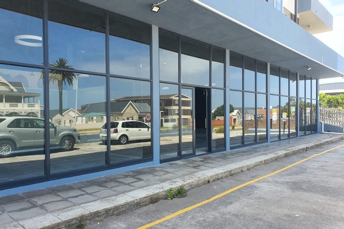 300m2 Retail Space To Rent in Walmer, High Traffic Location, Flexible Layout.