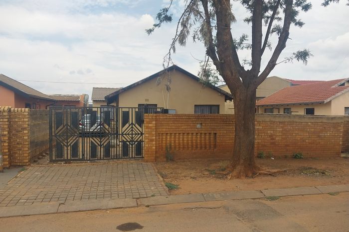 For Sale: House in Protea Glen with multiple rental units and secure parking.