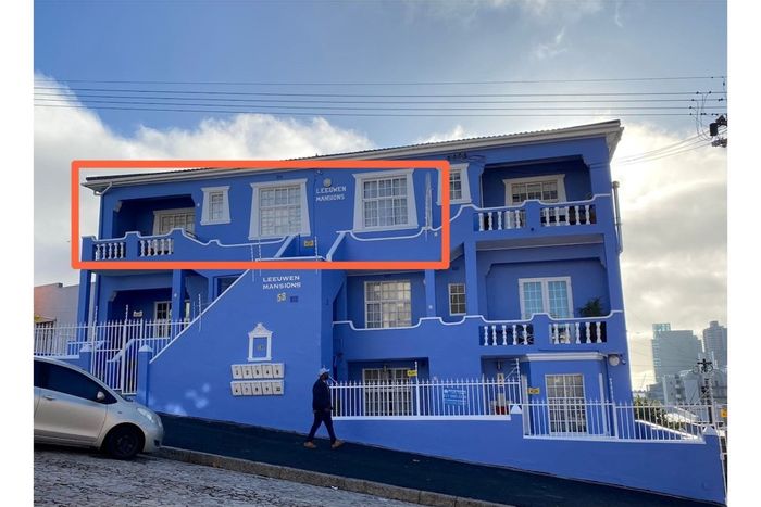 2-Bedroom Apartment To Rent in Bo Kaap with views, furnished, and high-speed internet.