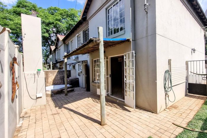 For Sale: 3-Bedroom Townhouse in Pretoria North, Exclusive Complex, Garden, Garage.